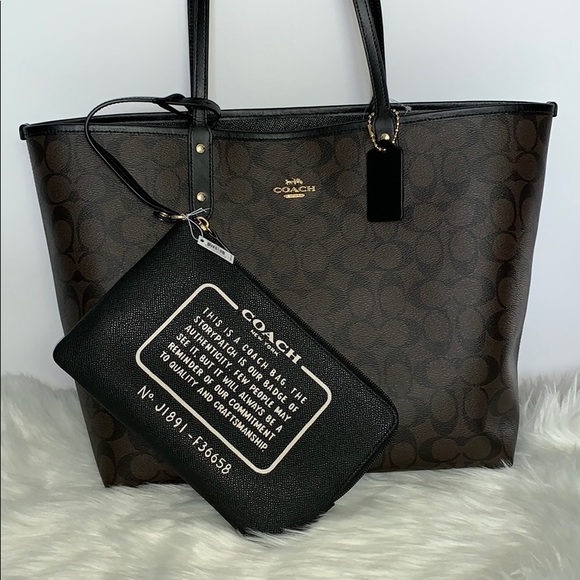 Coach Handbags - Coach signature tote bag